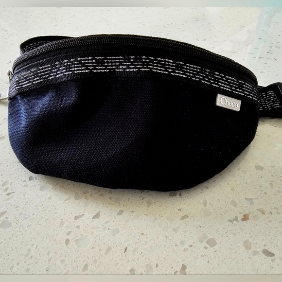 Chaco Unisex Fanny Pack Bag - Picture 3 of 5
